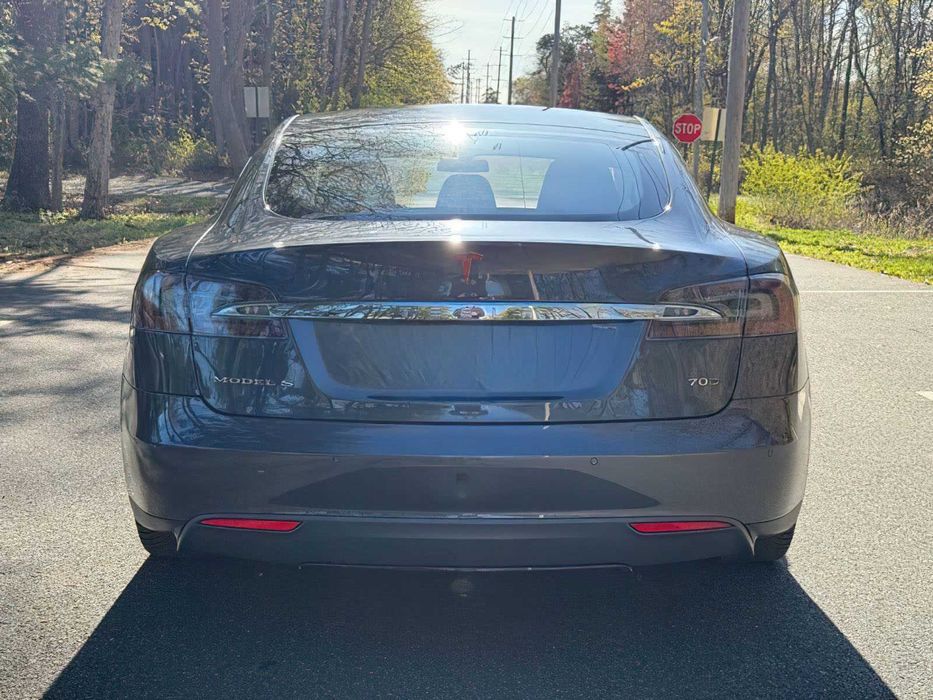 Tesla Model S 70D      2015