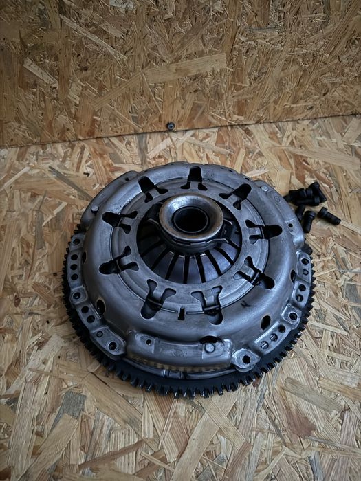 Комплект як новий, маховик nissan xtrail t30 t31 2.2 dci