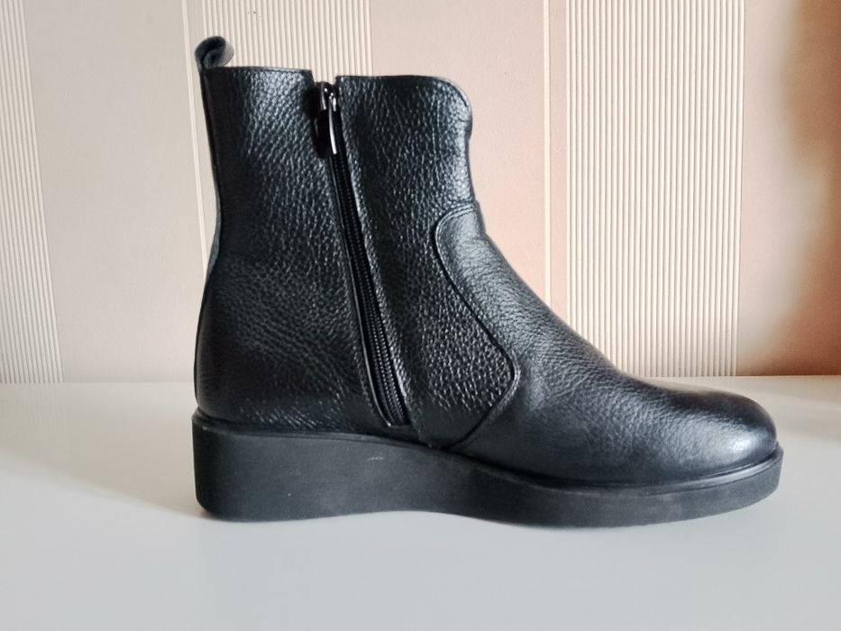 Жіночі ботинки шкіряні