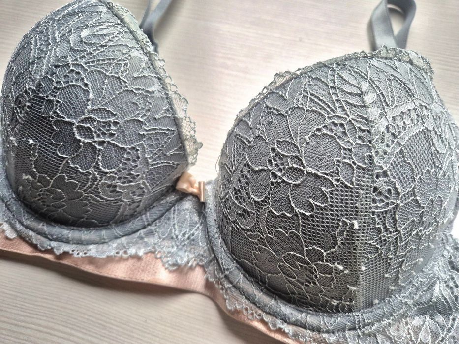 Biustonosz firmy Esotiq rozm.70B