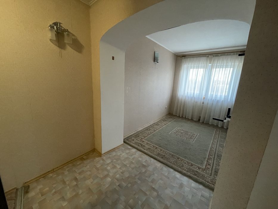 Квартира 4 кімнатна з меблями