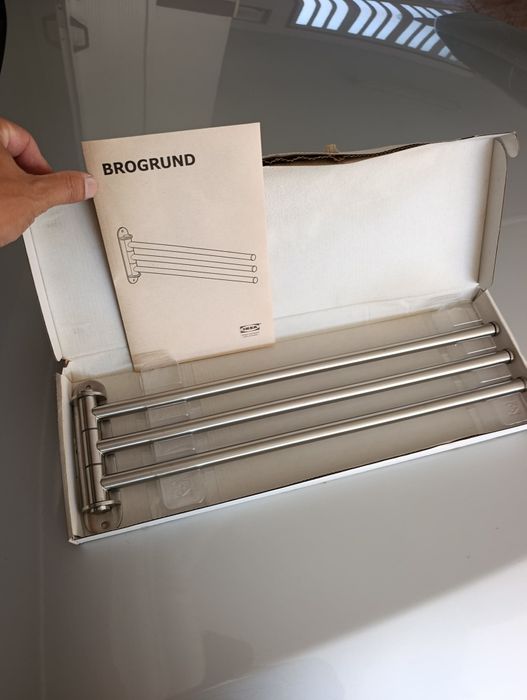 Toalheiro extensível IKEA em aço inoxidável NOVO.