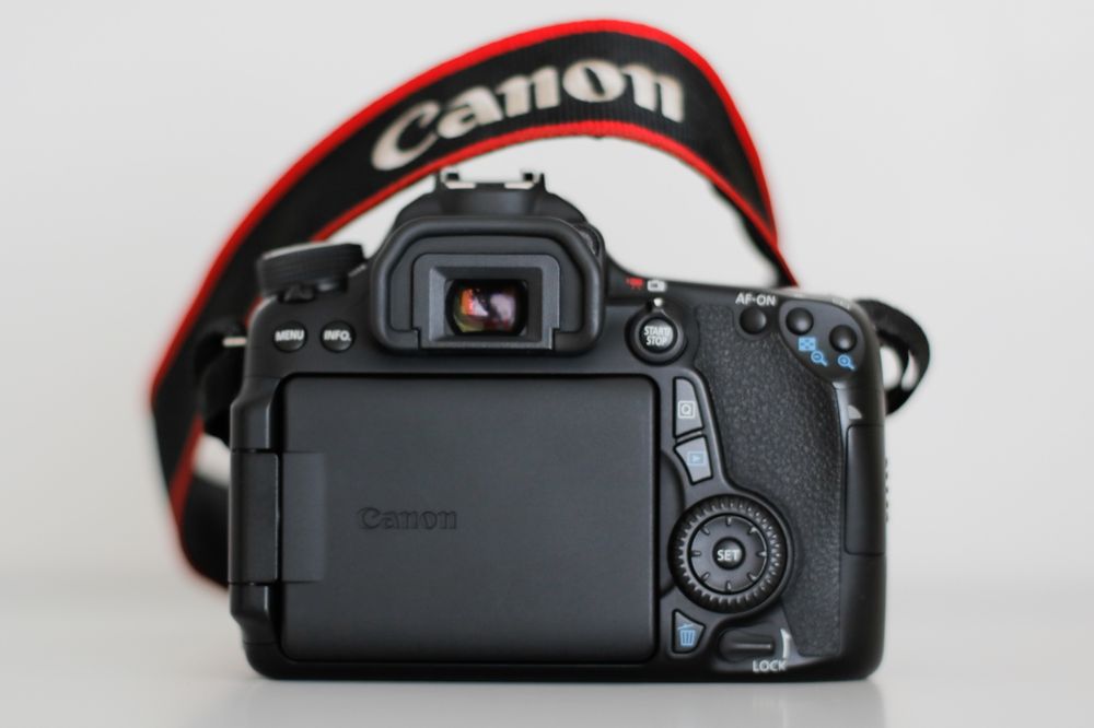 Canon 70D, новий стан. Можна з об'єктивом