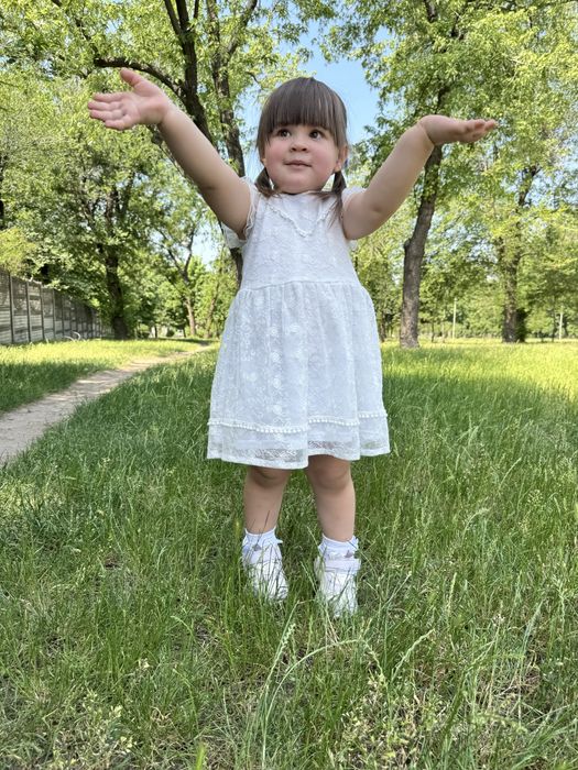 Сукня на дівчинку
