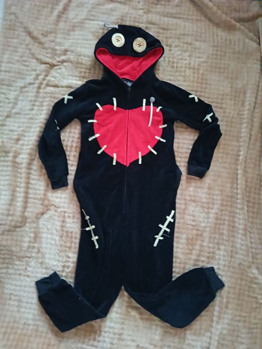 Kigurumi czarne czerwone piżama jednoczęściowa potworek potwór stworek Cropp one size