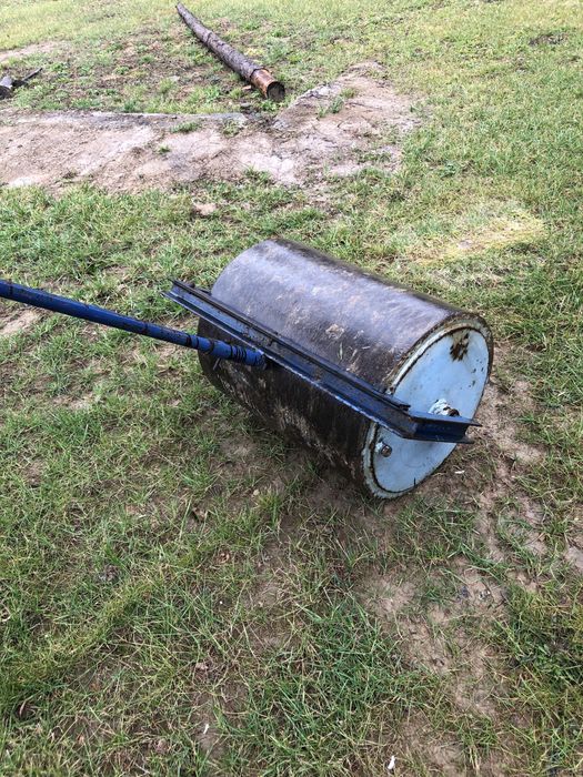 Walec ciężki o regulowantm ciężarze napełniany wodą