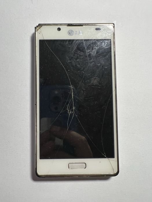 Срочно мобільний телефон Meizu, iphone, nokia, sonyMAX4 Pro модель M462 побитий екран