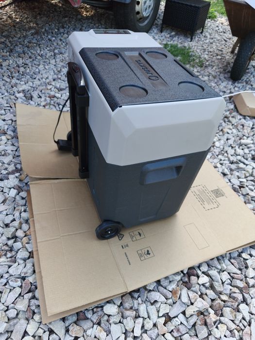 Skrzynka chłodnicza sprężarki 40608, z przyłączem 230 V, 50 l