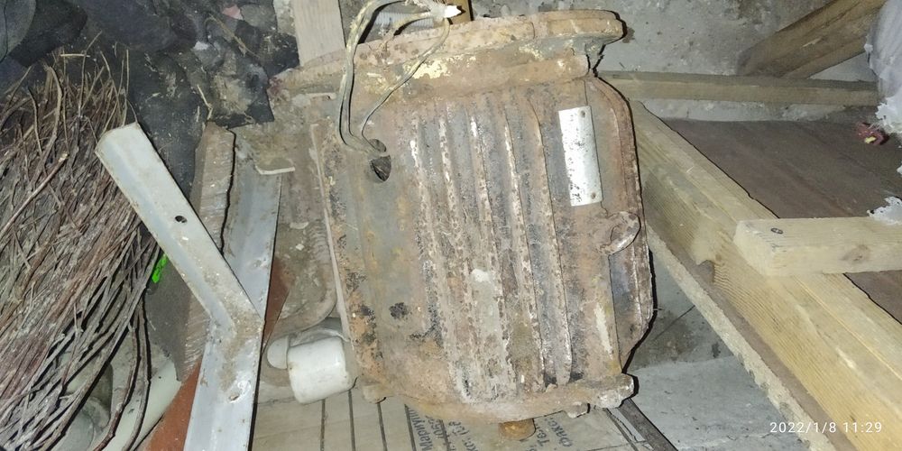 Продам електродвигуна .