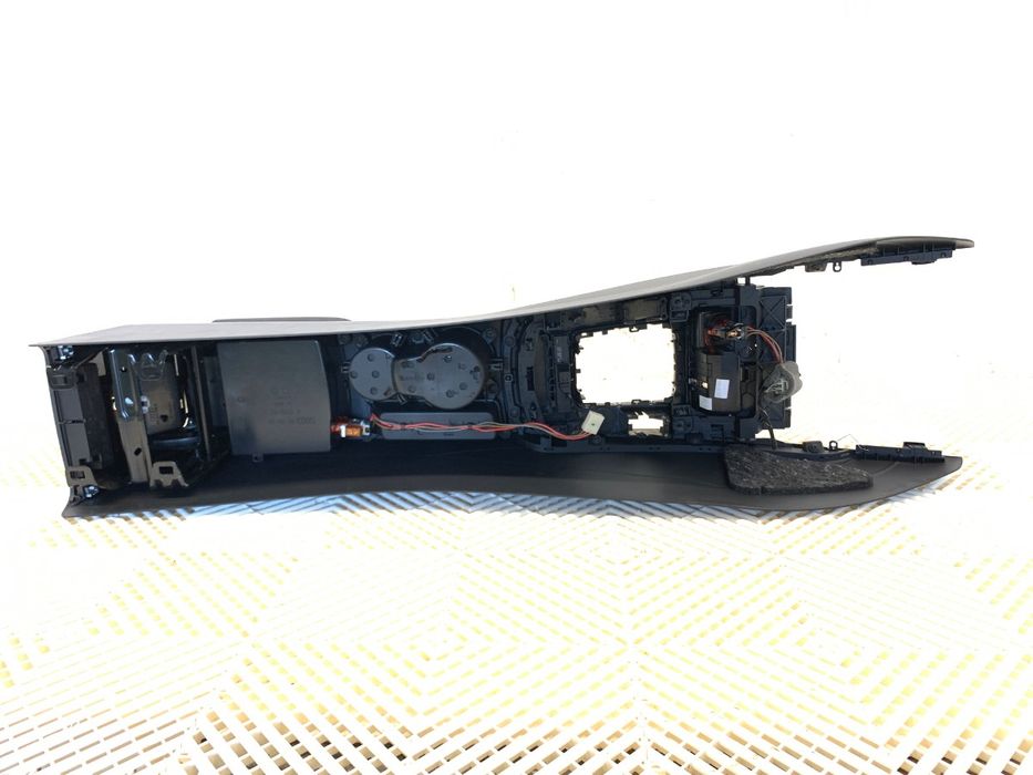 TUNEL ŚRODKOWY AUDI A4 B8 Sedan/Limuzyna 07-15 KONSOLA