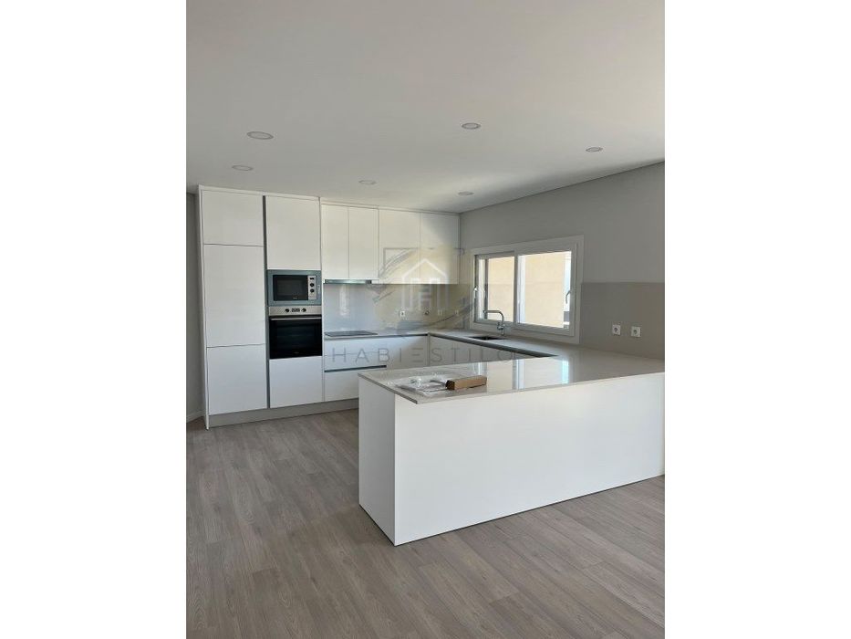 Apartamento T2 Em brejos de Azeitão com varanda