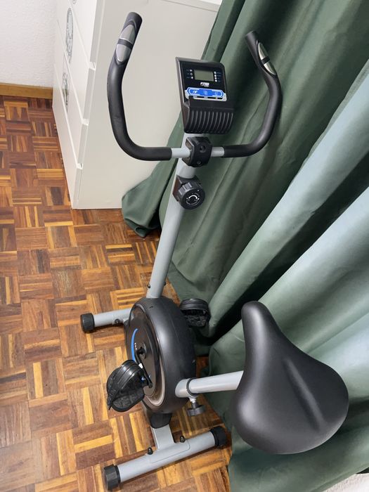 Bicileta estatica em perfeito estado