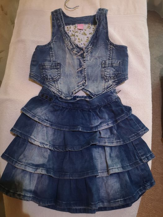 Продам б. У костюм для девочки