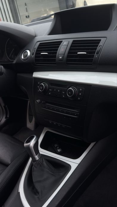 BMW SERIE 1 ano 2013