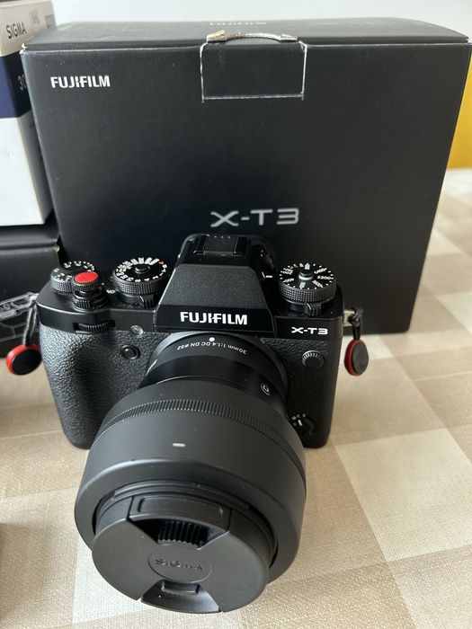 Fujifilm X-T3 + Lens & Battery Grip