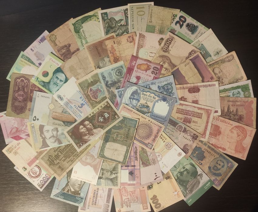 Банкноти 50 штук / 50 країн