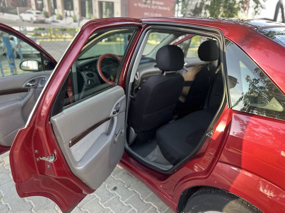Ford Focus 1 2000,1.6 бензин