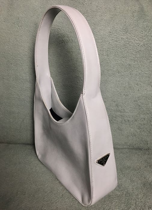 Сумка шкіряна багет Prada сіра