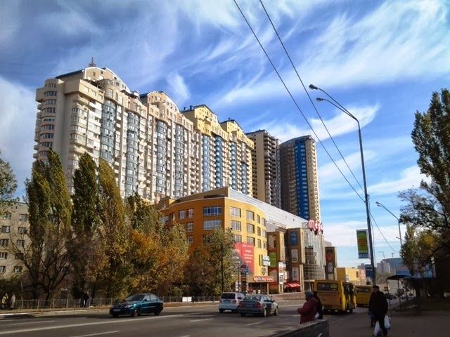 Продам 2-х комнатную квартиру 95м.кв.  ЖК Мега-Сити . Ул. Харьковское шосе 19 а.