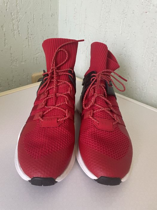 Продам високі кросівки Adidas