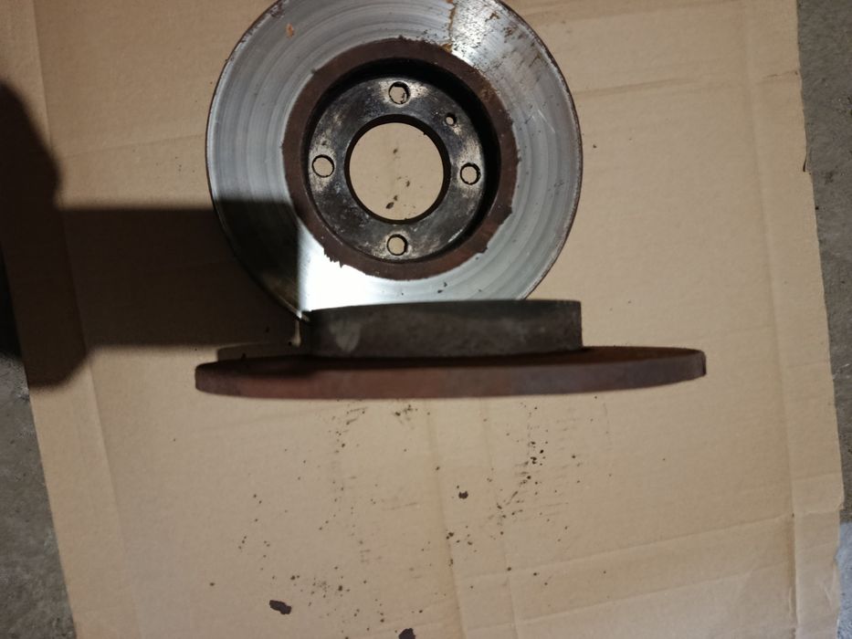 Тормозні, гальмівні диски Гольф2, передні