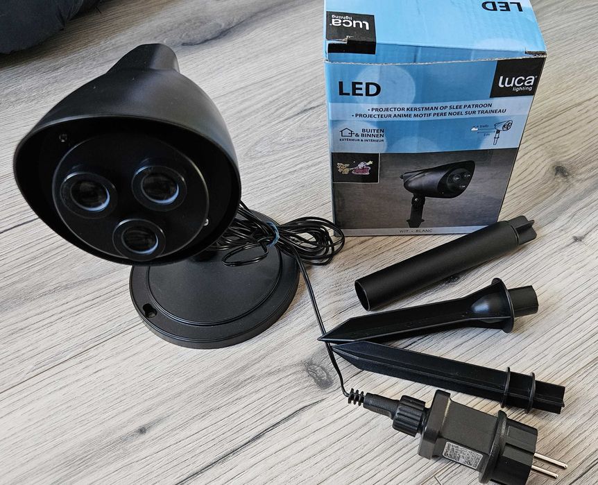 Projektor rzutnik LED animowany Święty Mikołaj na sankach