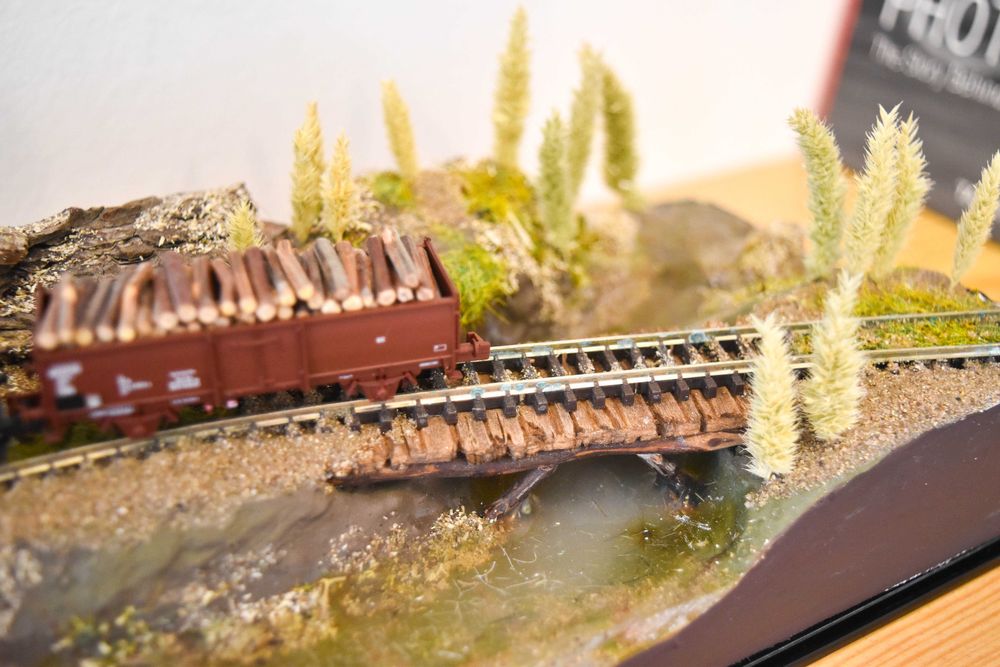 Diorama expositor de comboios escala N - novo