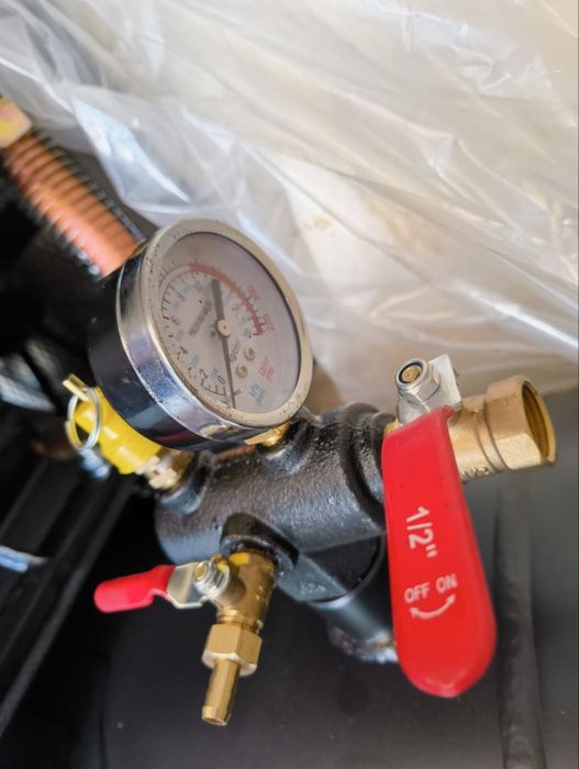 Компресор 200 л,7,5кВт,380В,10 атм,1050 л/хв 3 цил INTERTOOL PT-0040