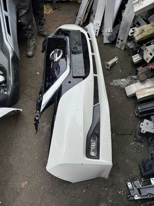 Решітка бампера для Nissan Leaf 2015-2023 запчастини/РОЗБОРКА