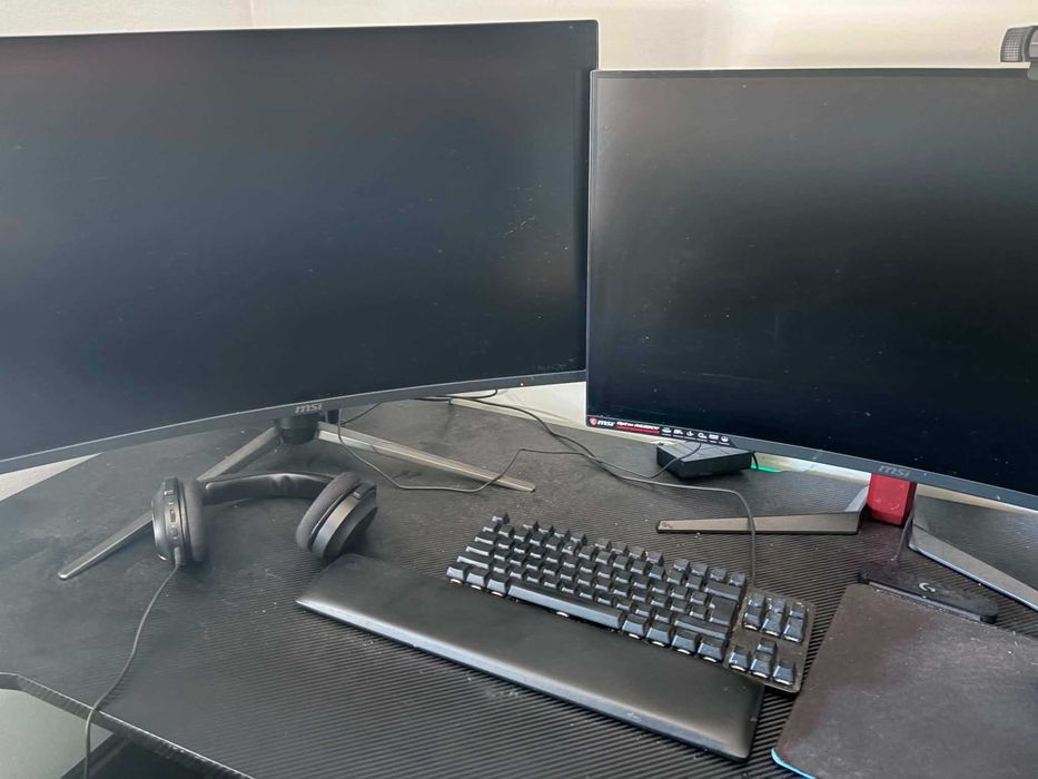 Komputer całe stanowisko gamingowy rtx 4060 ti i9 11th