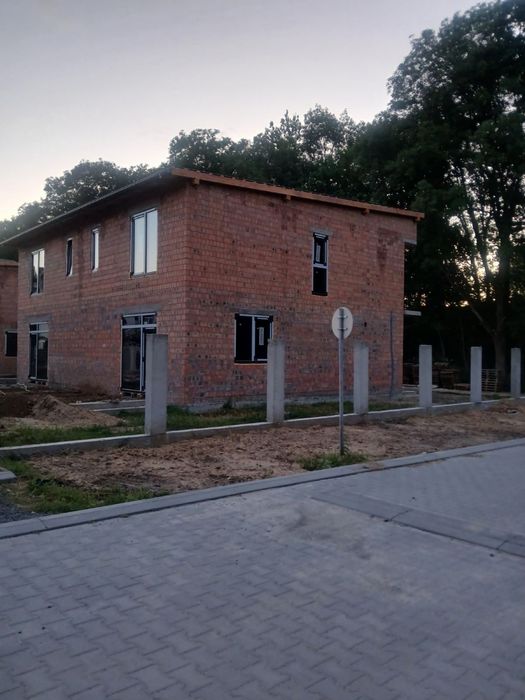 Продається котедд спарка у Конопниці