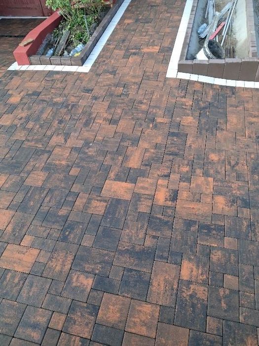 Układanie kostki brukowej