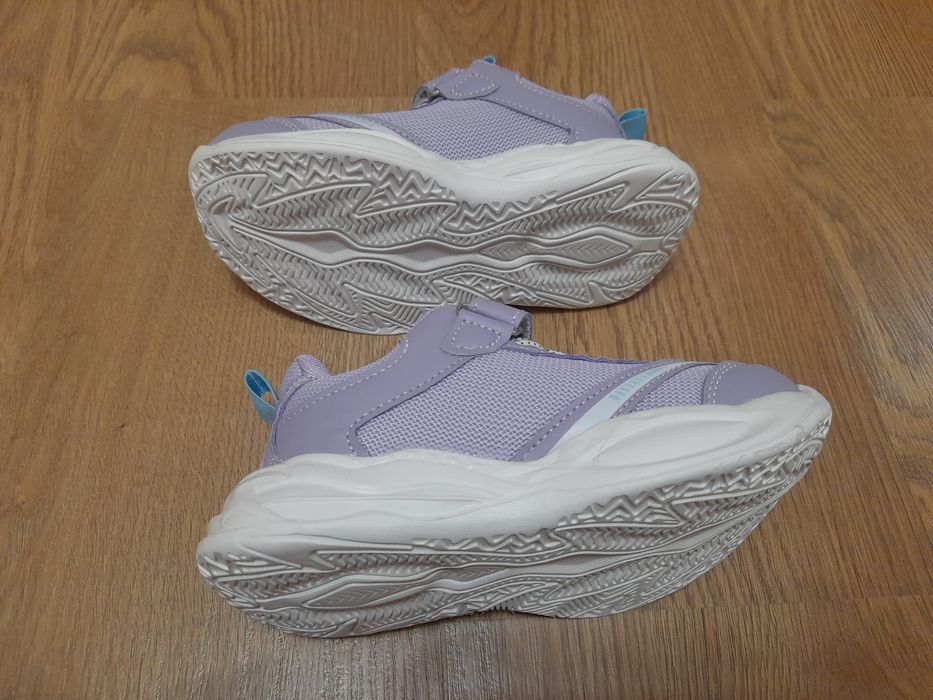 Нові кросівки дитячі для дівчинки