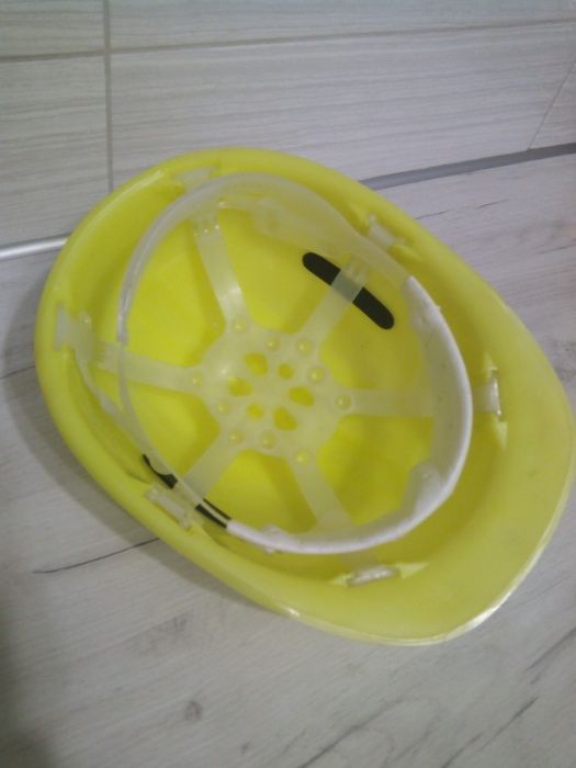 Строительная каска новая.