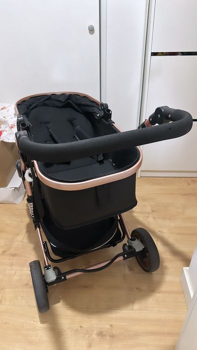Carinho de bebê prático e moderno