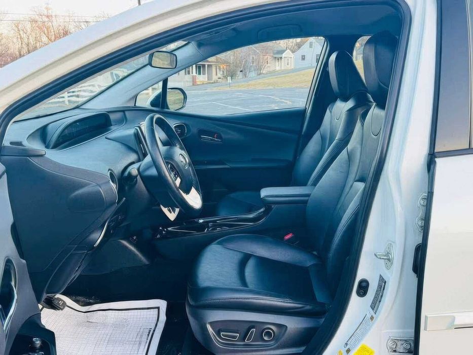 Toyota Prius Prime      2019