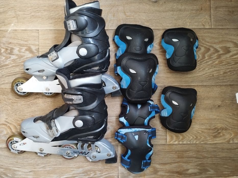 Ролики с комплектом защиты ног и рук подлокотники наколенники.