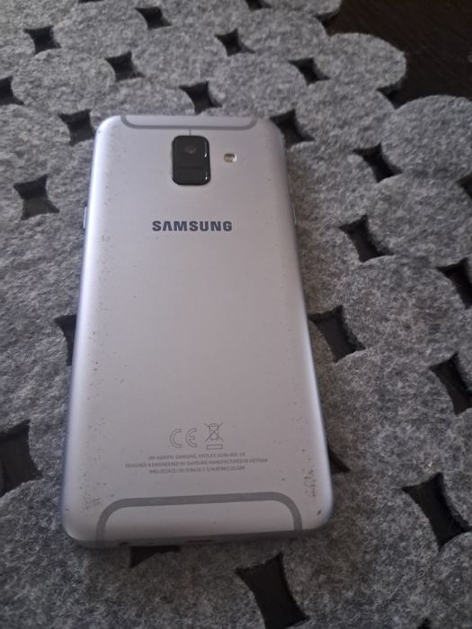 Samsung A6 smartfon