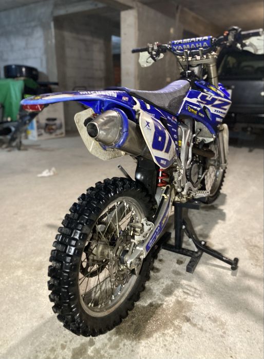 YZF  250.