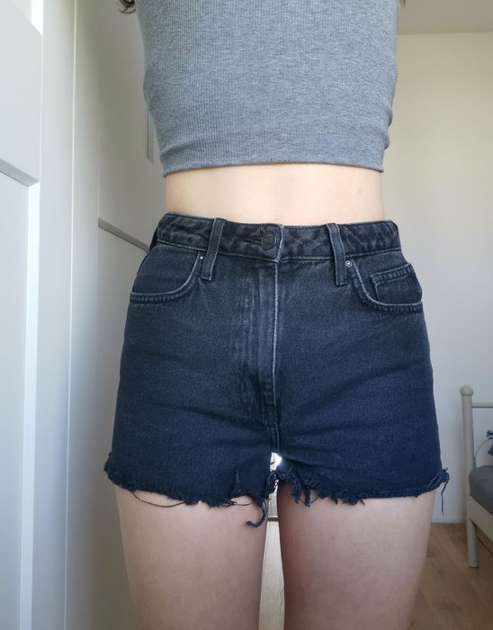 Spodenki szorty z wysokim stanem czarne Forever 21 
Rozmiar 36 S