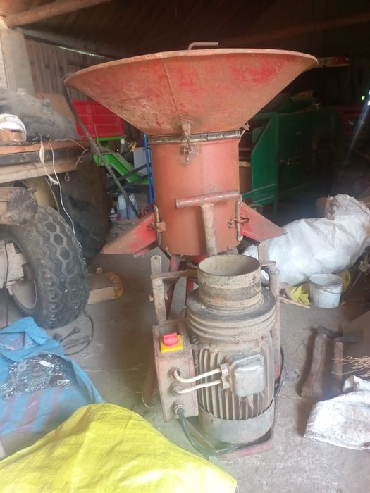 Młynek rozdrabniacz bąk