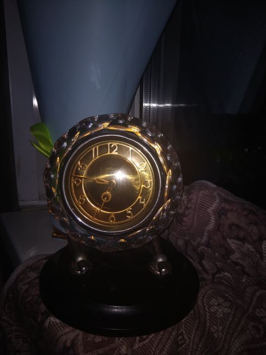 Настольные механические часы СССР ЗЧЗ, хрусталь, рабочие