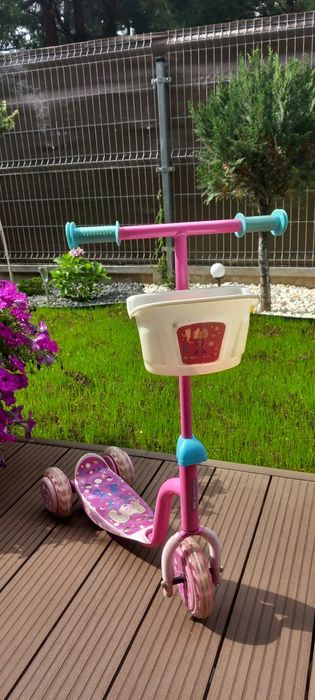 Hulajnoga trójkołowa