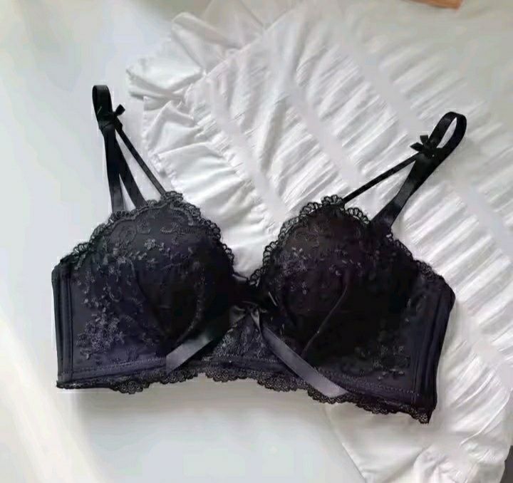 Бюстгальтер чорний