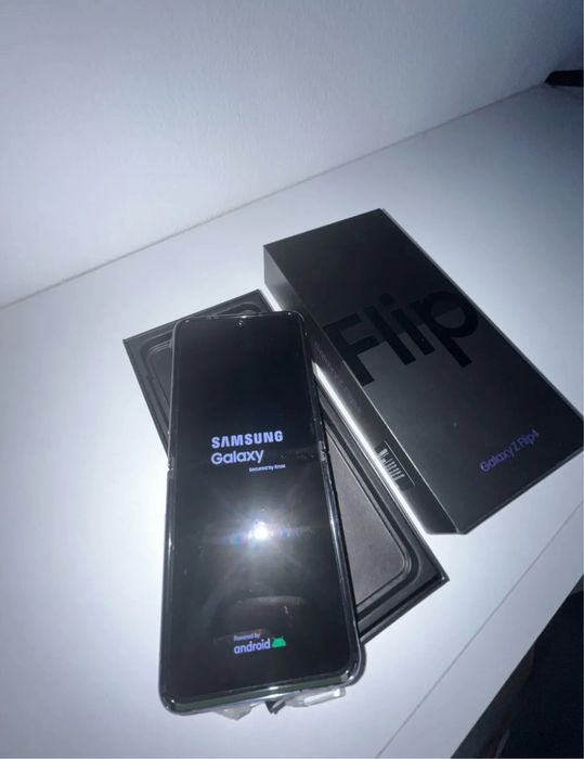 Samsung Galaxy Z Flip4 128gb Com Garantia