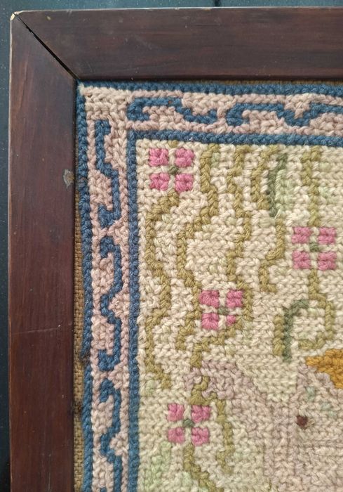 Quadro Vintage em Tapeçaria de Arraiolos – Ponto Contado em Lã Natural