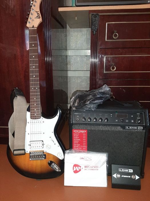 Продам электро гитару!+Комбиусилитель+футвич+чехол+кабеля! ИДЕАЛ!