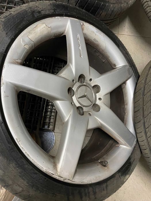 Jantes Mercedes C32 AMG R18 com pneus