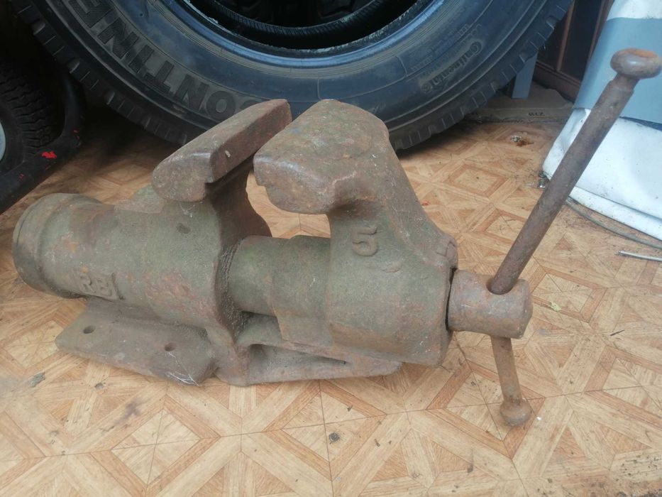 SPRZEDAM duze imadlo  niemieckie 42 kg oraz  kowalskieTERAZ TANIEJ