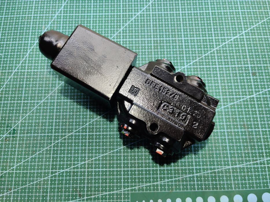 Elektrozawór Walvoil DFE10 trzecia sekcja, TUR4, TUR6, TUR6A URSUS